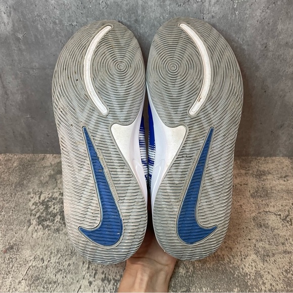 Nike Team Hustle Quick Basketball Sneakers Womens sz 8 - Picture 5 of 6